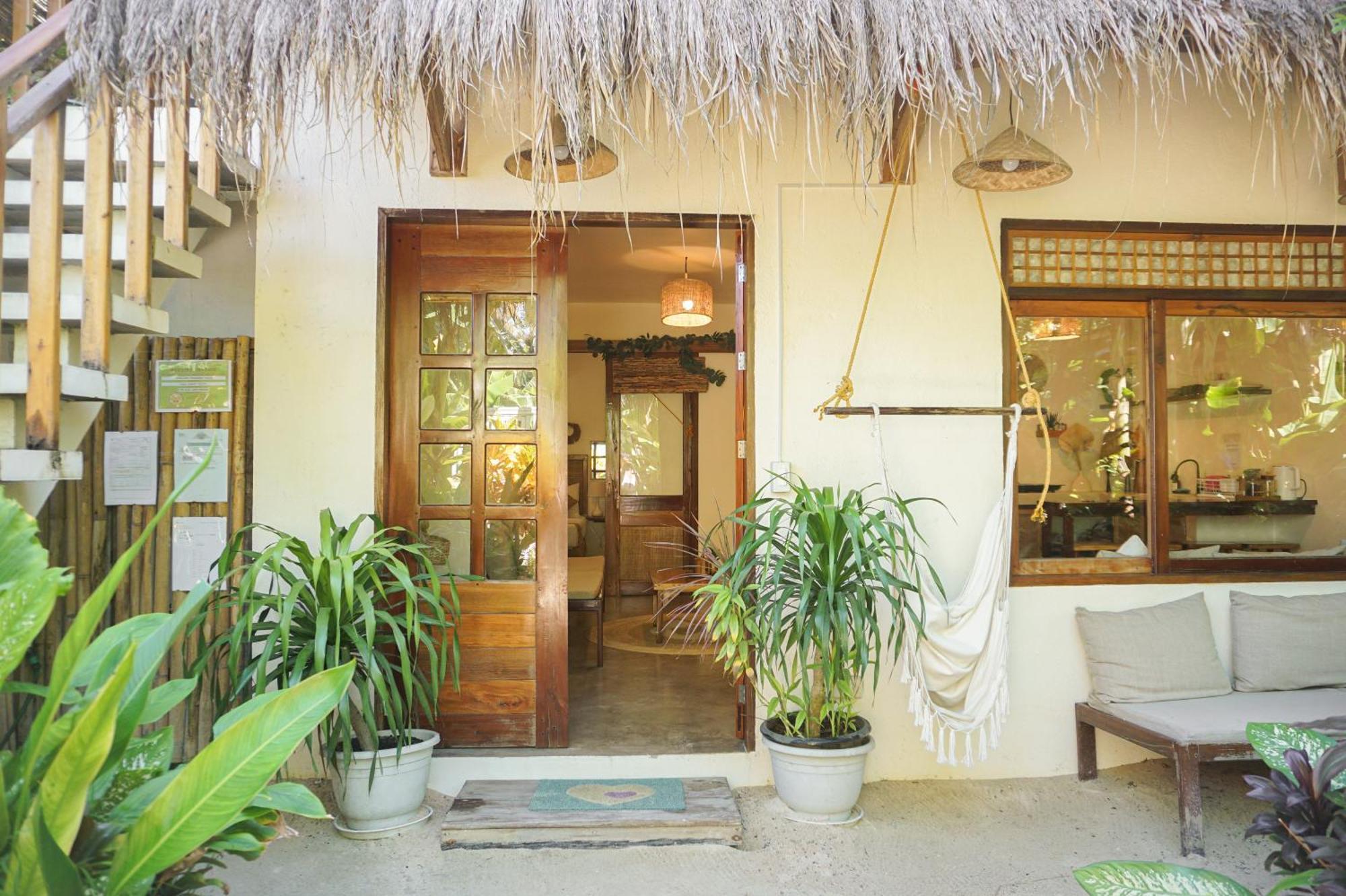Greenhouse Siargao Roadside Boutique Apartments General Luna  Eksteriør billede