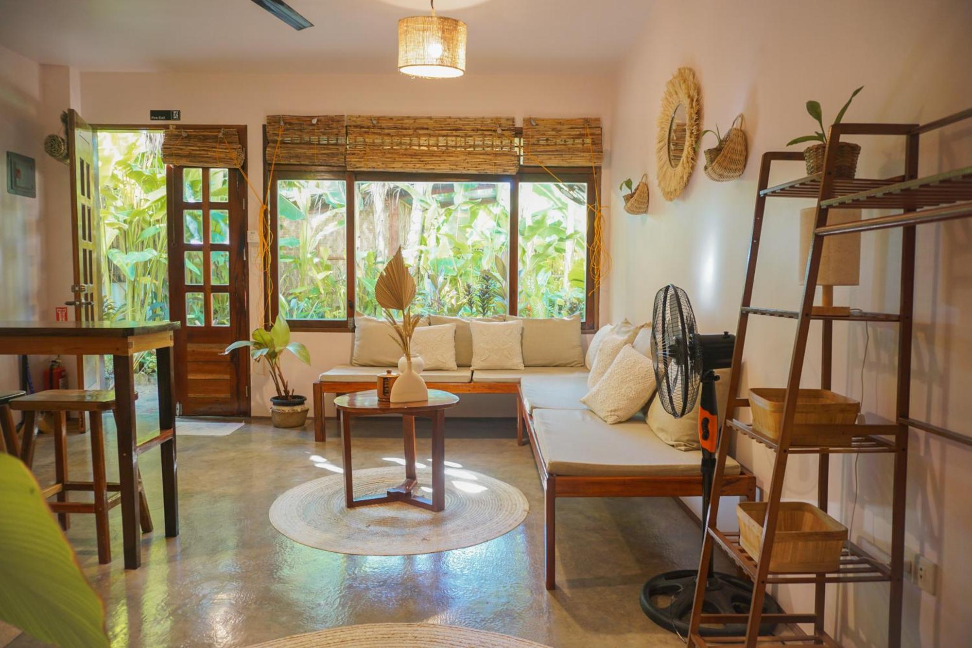 Greenhouse Siargao Roadside Boutique Apartments General Luna  Eksteriør billede