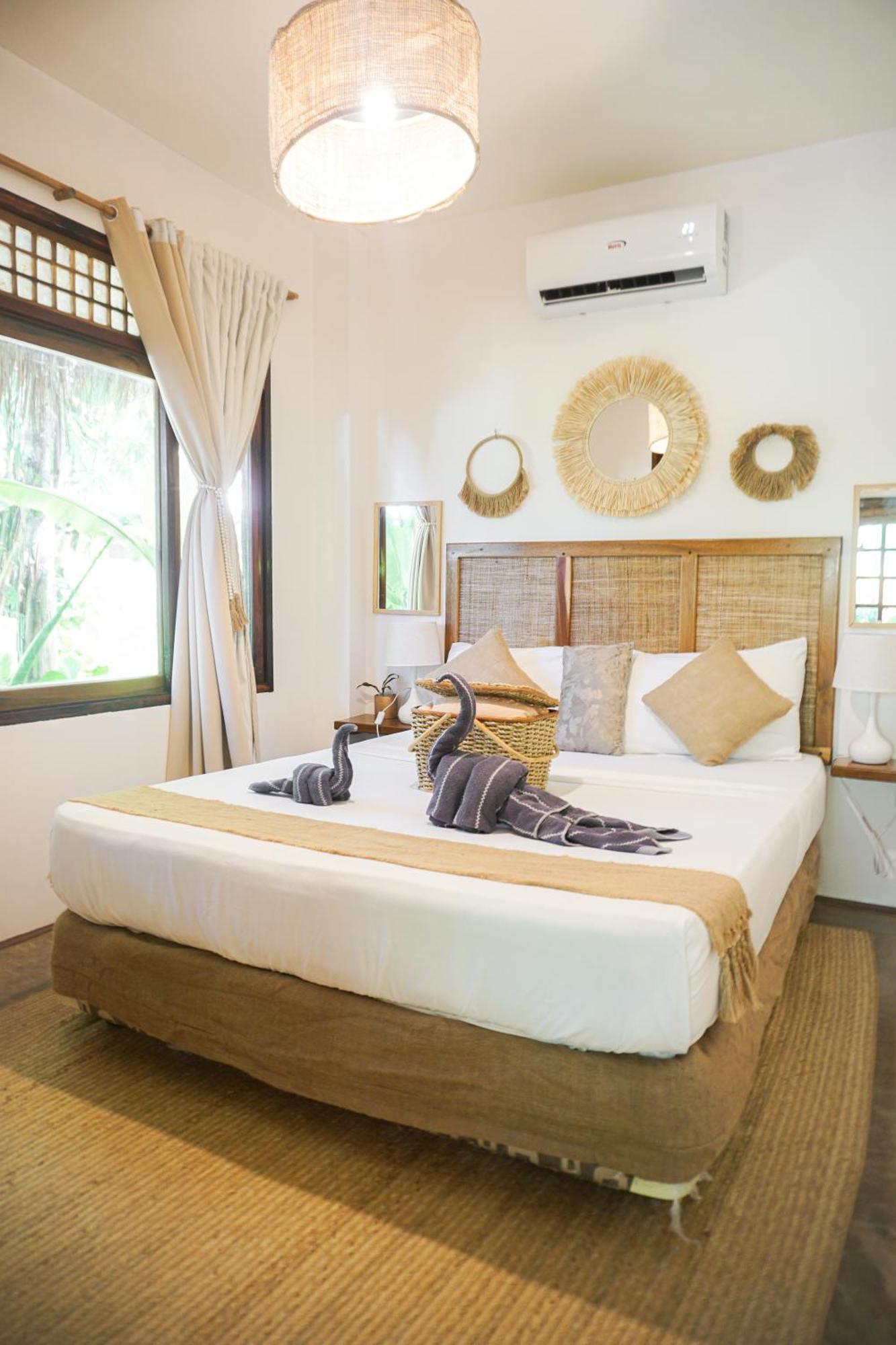 Greenhouse Siargao Roadside Boutique Apartments General Luna  Eksteriør billede